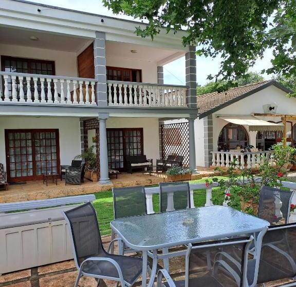 Номер Deluxe, Golden Candle Guest House