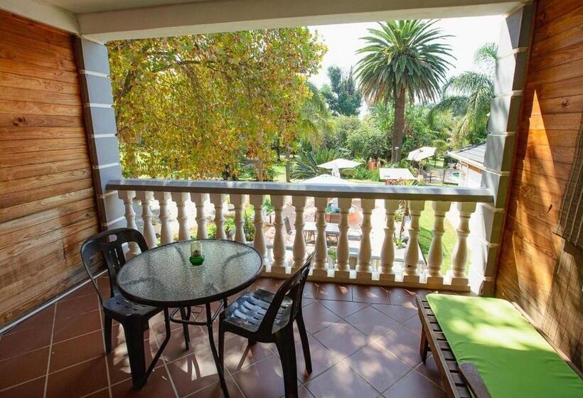 Номер Deluxe с Балконом, Golden Candle Guest House