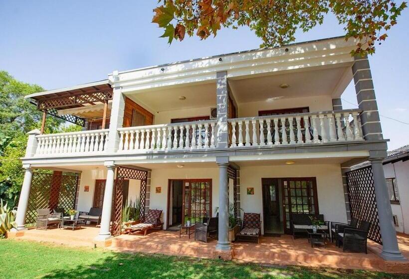 Номер Deluxe с Балконом, Golden Candle Guest House