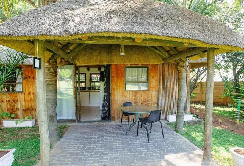 Бунгало Стандарт Вид на Сад, Golden Candle Guest House