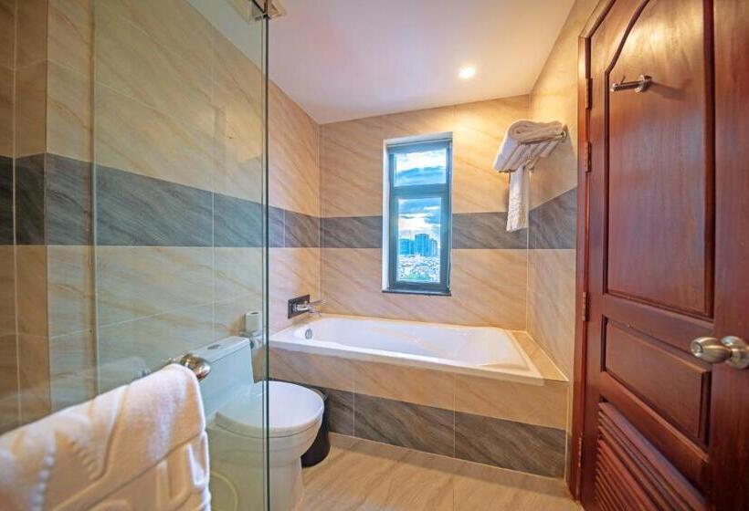 이그제큐티브 스위트, Poulo Wai Hotel & Apartment