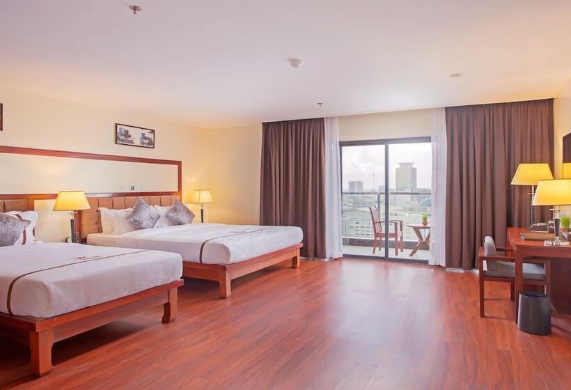 Номер Стандарт с Балконом, Poulo Wai Hotel & Apartment