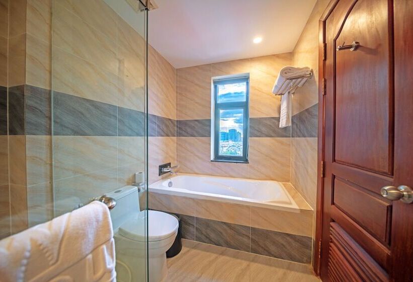 이그제큐티브 스위트, Poulo Wai Hotel & Apartment