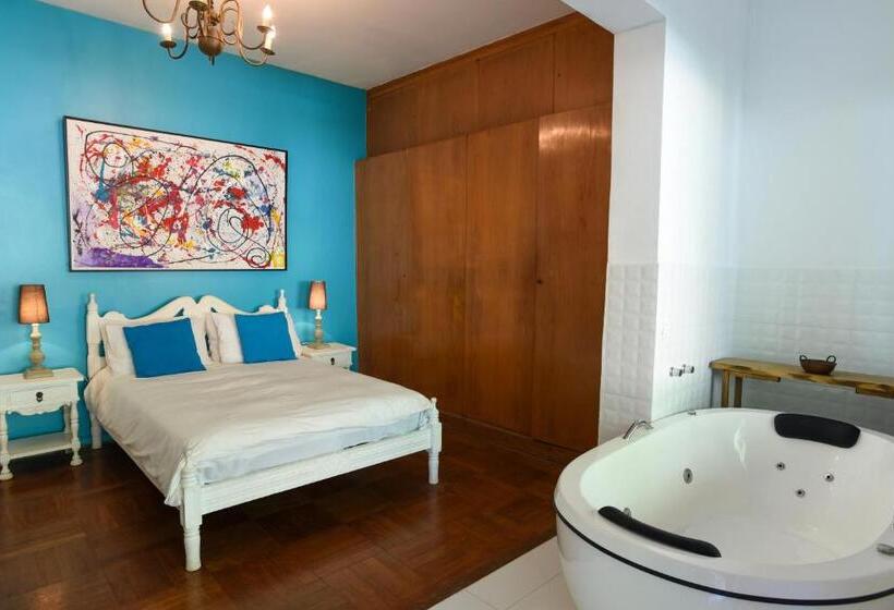 اتاق استاندارد سه نفره, Rio Boutique Suites