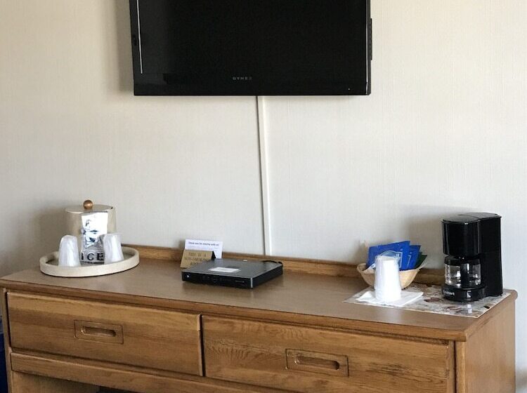 Номер Стандарт 2 Двуспальные Кровати, T Bird Motor Inn