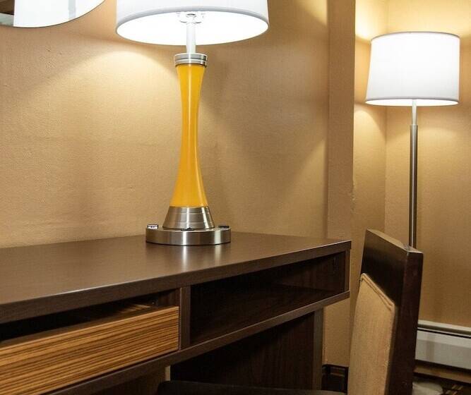 Номер Deluxe, Super 8 By Wyndham Brooklyn Center/mpls