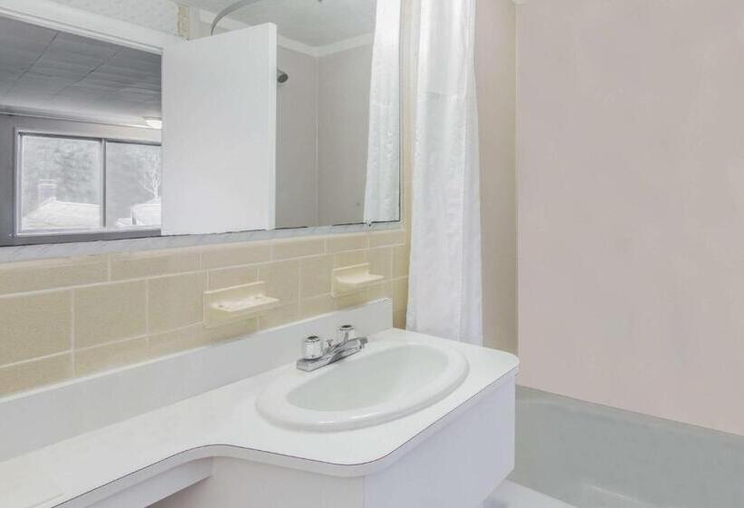 스탠다드 룸 킹사이즈 침대, Super 8 By Wyndham W Yarmouth Hyannis/cape Cod
