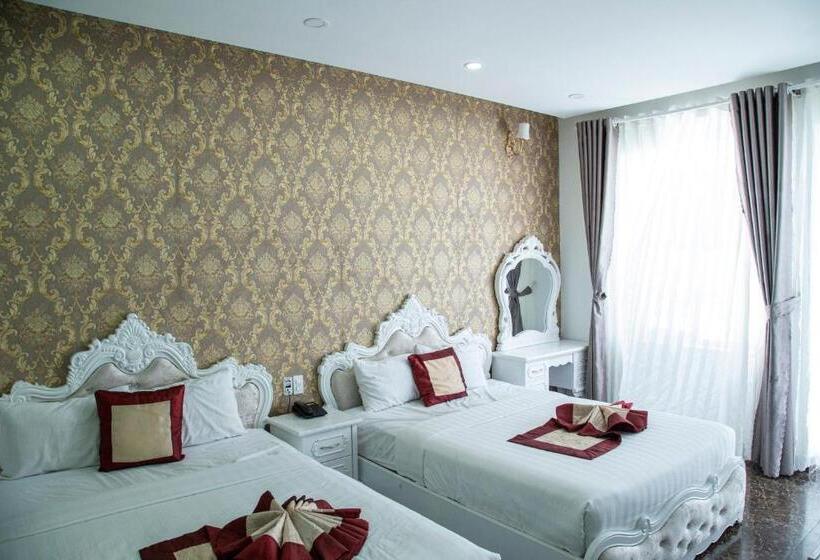 اتاق استاندارد چهارنفره با بالکن, Anh Tien