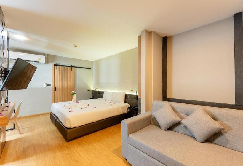 豪华家庭房间, Sky Wave Patong