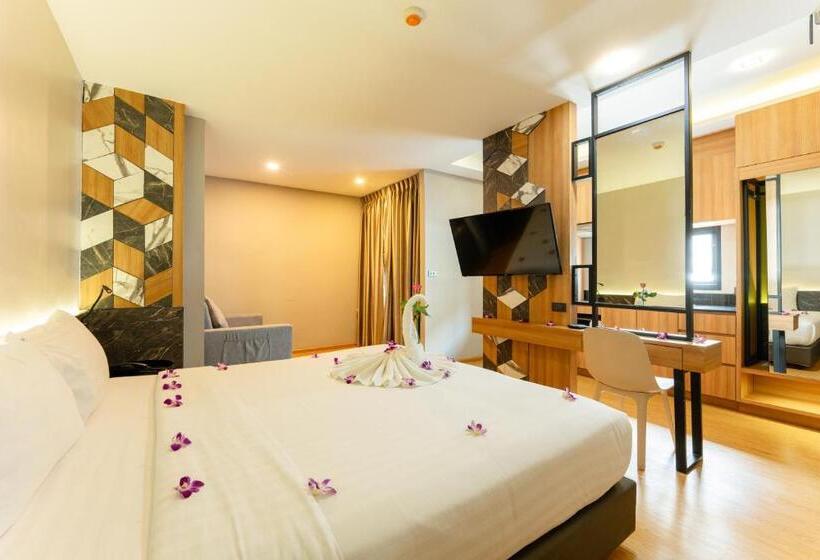 豪华家庭房间, Sky Wave Patong