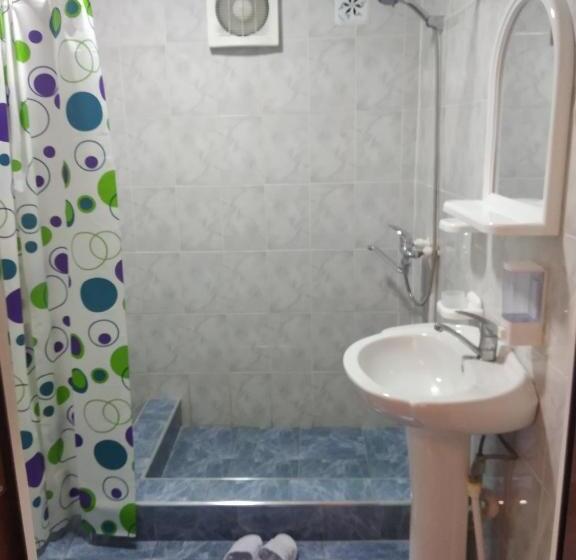Четырехместный Номер Стандарт, Zarin Guest House B&b