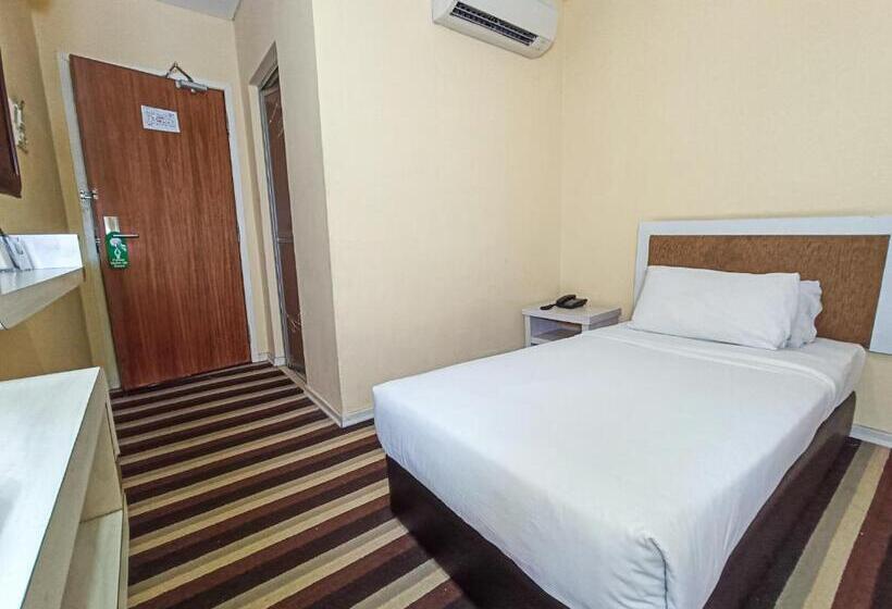 اتاق استاندارد یک نفره, First Residence Hotel By Rvh