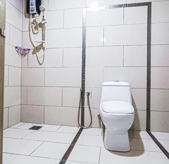 اتاق لوکس با تخت بزرگ, First Residence Hotel By Rvh