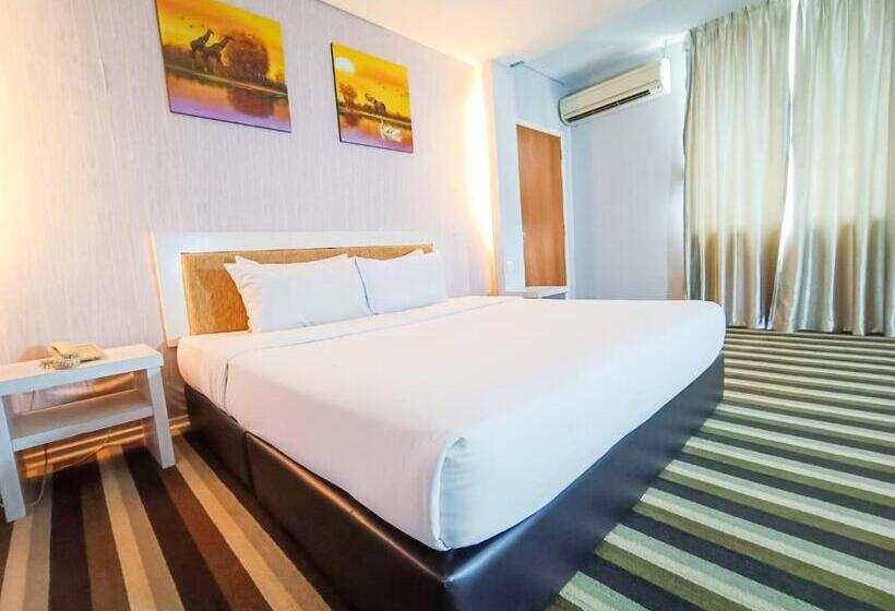 غرفة ديلوكس سرير كينج, First Residence Hotel By Rvh