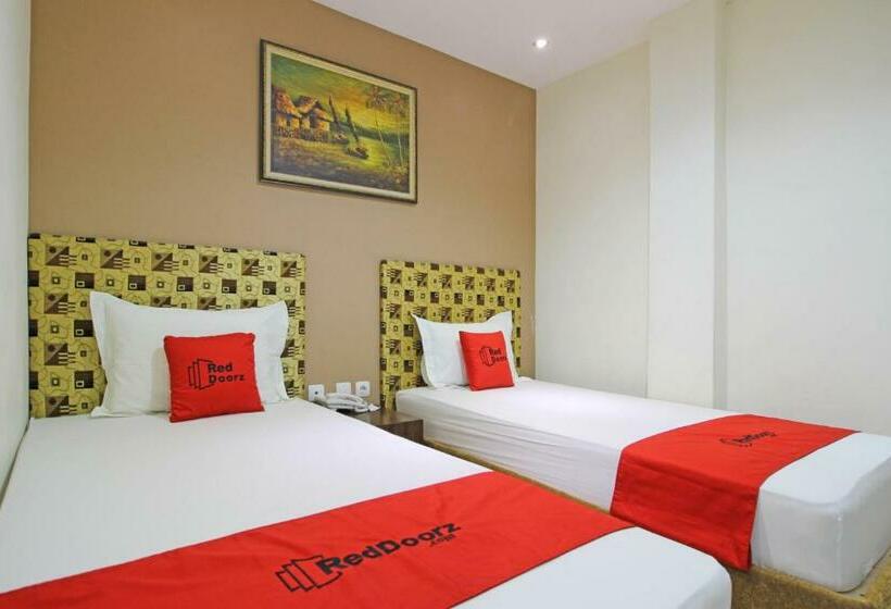 اتاق استاندارد, Reddoorz Near Uns Solo