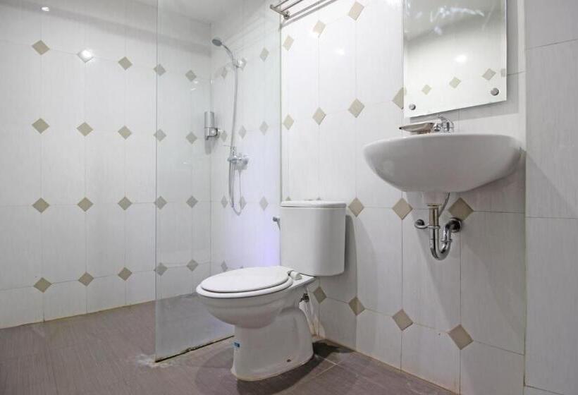 اتاق استاندارد, Reddoorz Near Uns Solo