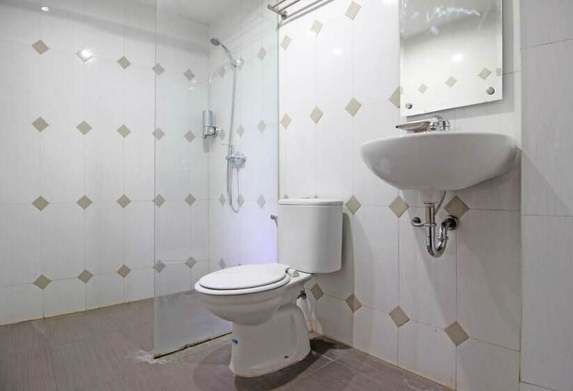 اتاق استاندارد, Reddoorz Near Uns Solo