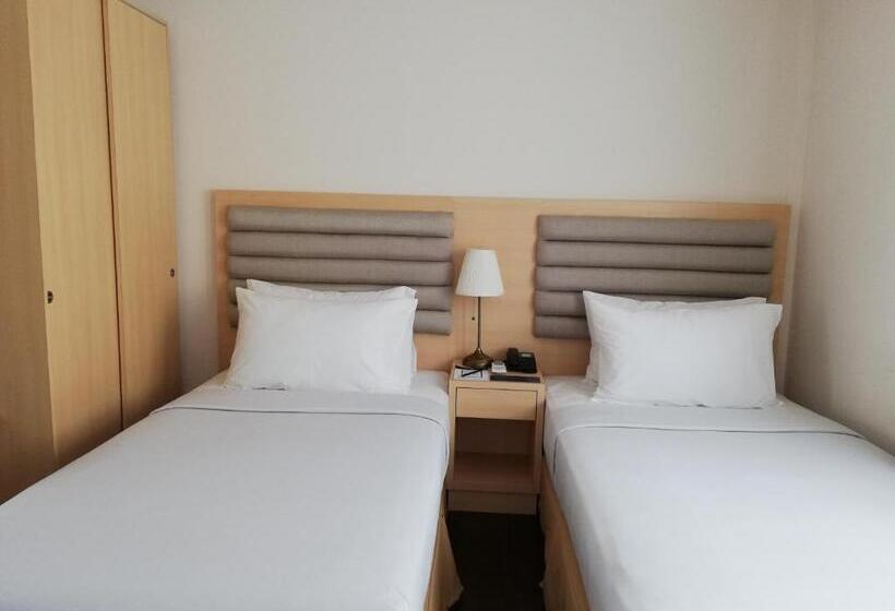 کلبه ییلاقی, Royale Chulan Cherating Chalet