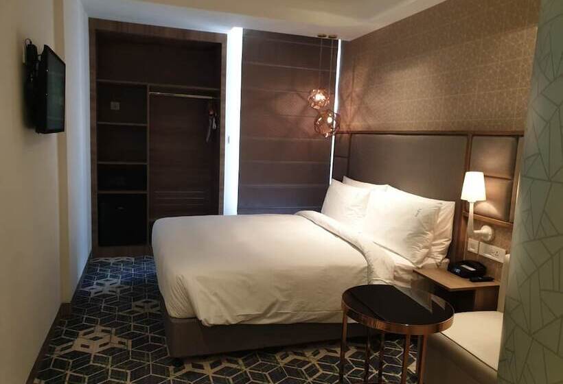 带城市景观及双人床的标准房间, Holiday Inn Gurugram Sector 90, An Ihg