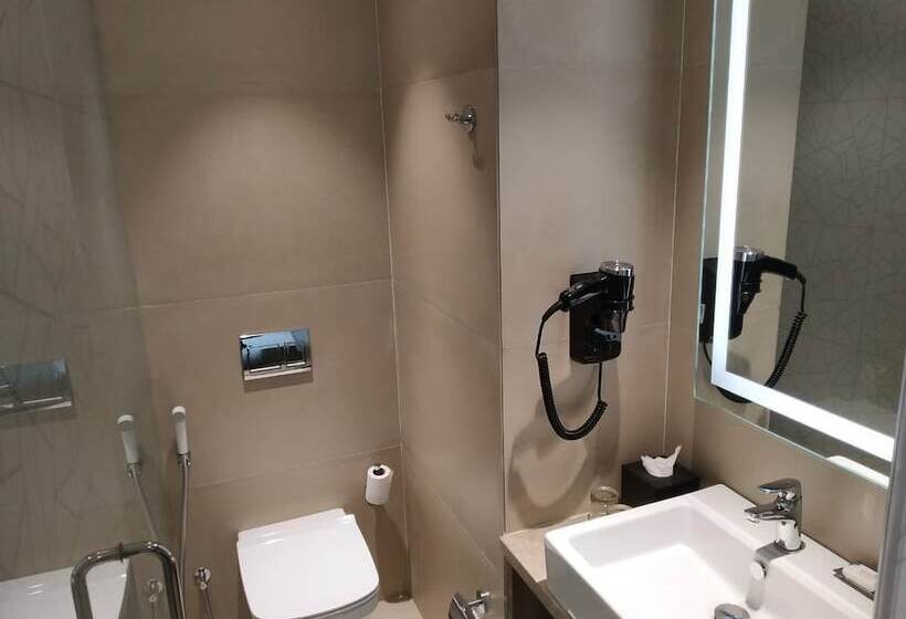 带城市景观的标准间, Holiday Inn Gurugram Sector 90, An Ihg