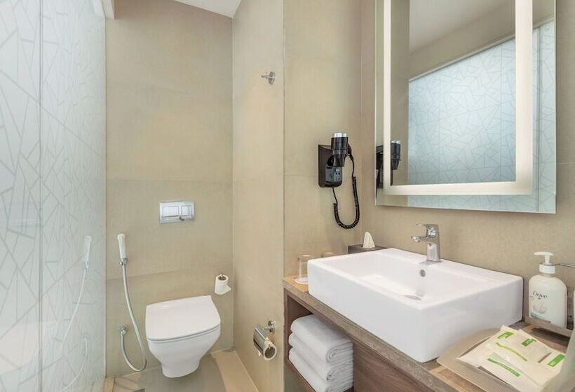 带城市景观及双人床的标准房间, Holiday Inn Gurugram Sector 90, An Ihg