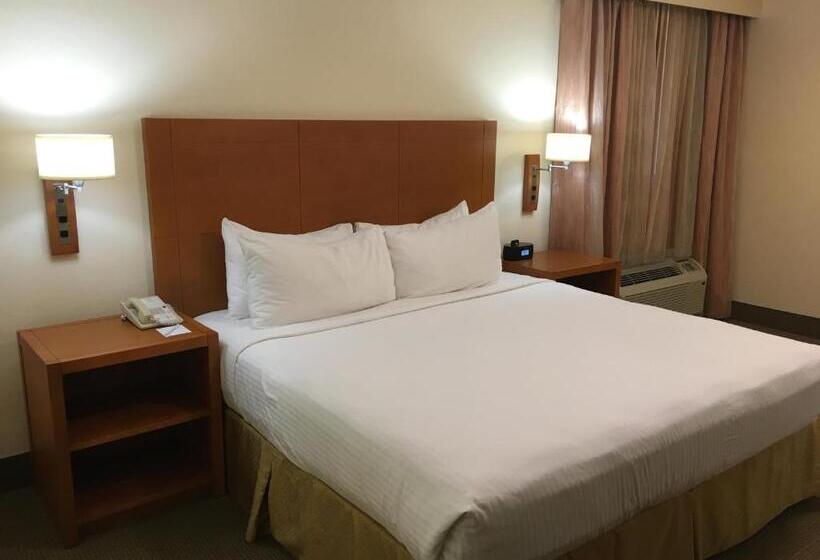 Люкс, Hilton Vacation Club Varsity Club Tucson