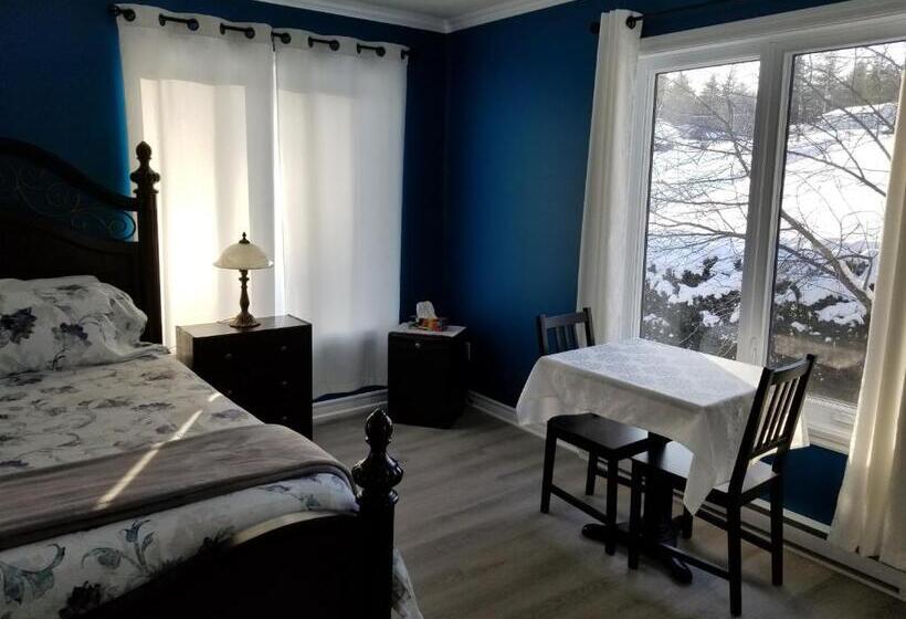 Deluxe Szoba Kind Size Bed, Dans Les Bras De Memphré