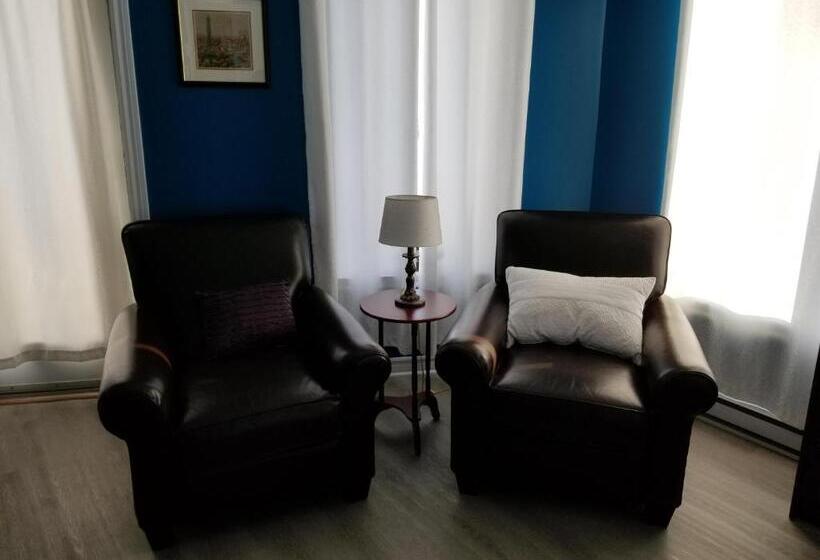 Deluxe Szoba Kind Size Bed, Dans Les Bras De Memphré