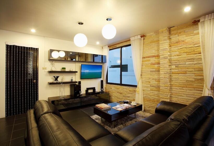 수영장이 있는 3베드룸 빌라, Club Bamboo Boutique Patong Beach Resort