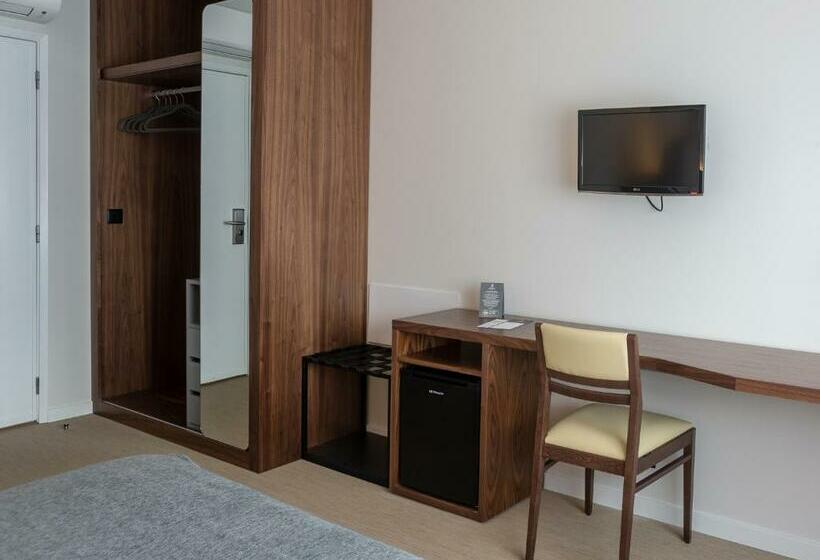 اتاق اجرایی, Afonso V & Spa