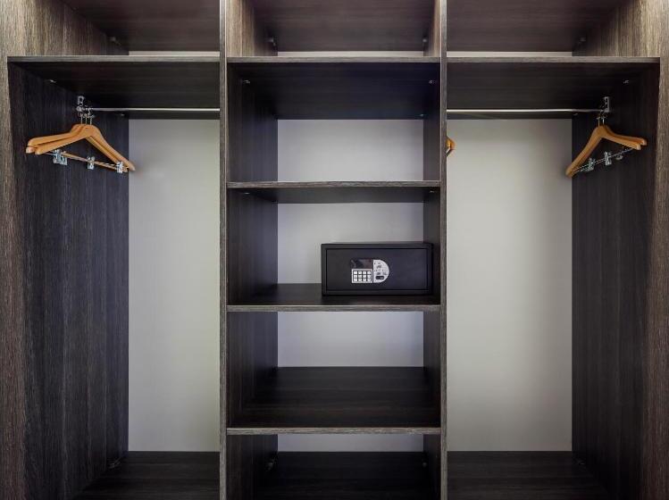 Семейный Номер, Ilunion Suites Madrid