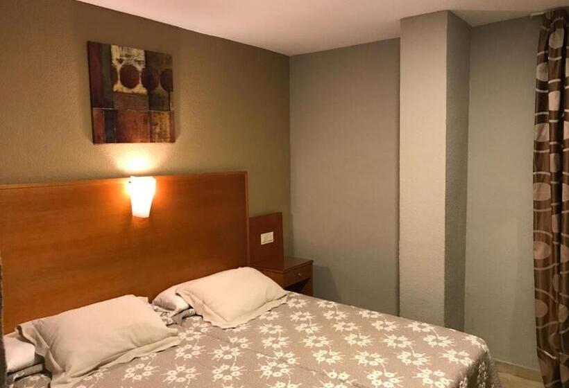 Habitación Triple Estándar, Los Galanes