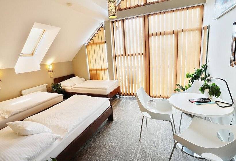 舒适三人间, Apart Hotel Jablonec