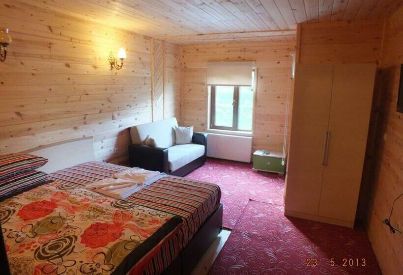 Номер Стандарт с Балконом, Yedigoller Hotel & Restaurant