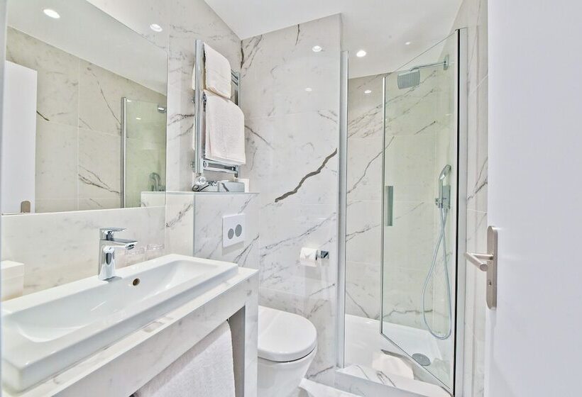 Номер Премиум Вид на Город, La Villa Port D Antibes & Spa