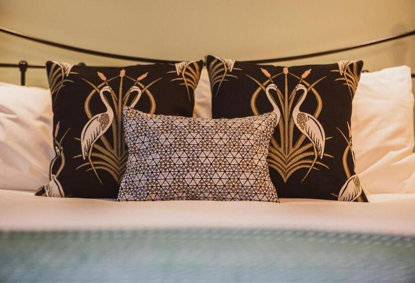 Полулюкс Вид на Сад, Haweswater Hotel