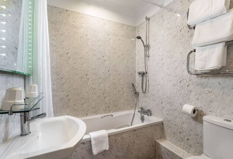 Номер Стандарт, Orestone Manor