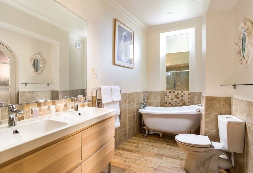 Номер Deluxe, Orestone Manor