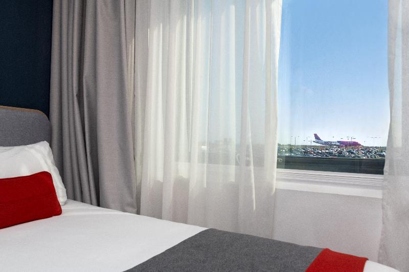 Номер Стандарт, Holiday Inn Express London Luton Airport, An Ihg