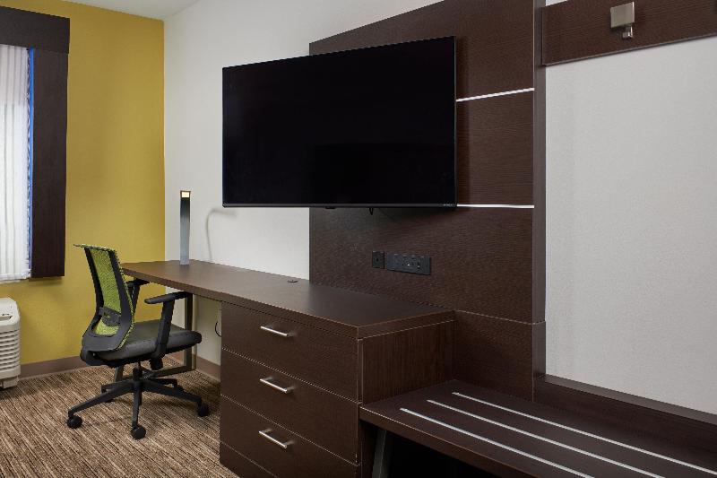 Номер Стандарт Кровать Кинг Адаптированный для Инвалидов, Holiday Inn Express   Lockport, An Ihg