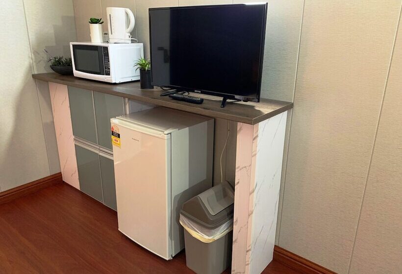 Номер Стандарт, Albion Motel Finley