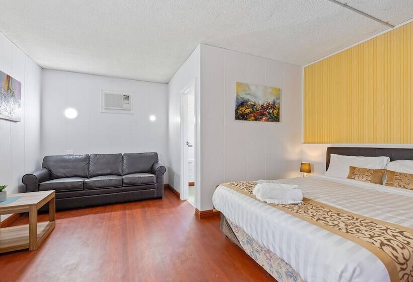 Номер Стандарт, Albion Motel Finley