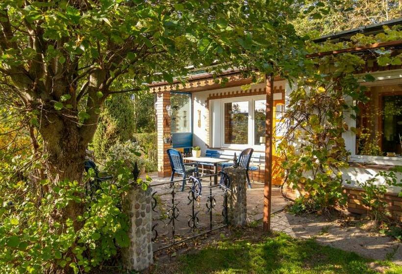 Дом 1 Спальня, Bungalow In Gristow