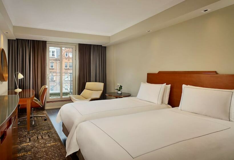 Номер Executive, Park Plaza Victoria London