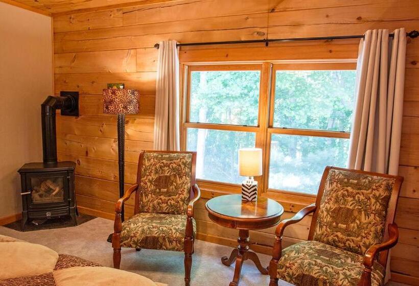 キングサイズベッドのスタンダードルーム, Lazy Bear Lodge