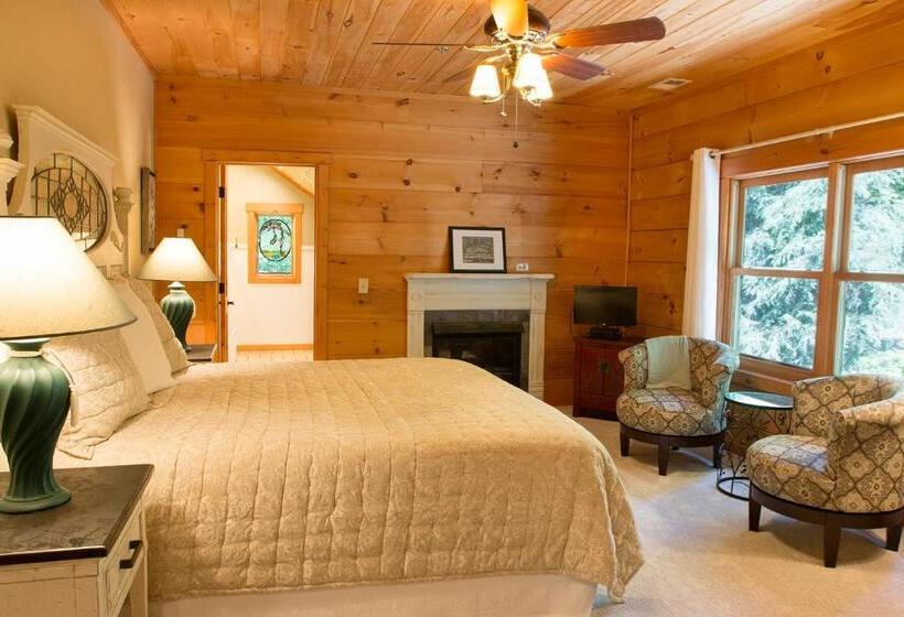キングサイズベッドのデラックスルーム, Lazy Bear Lodge