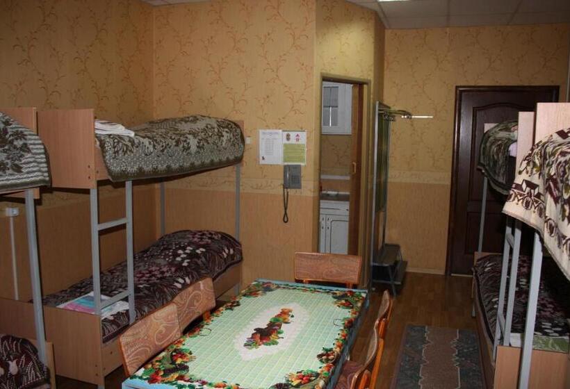 공동 객실, Motel Pid Strihoyu
