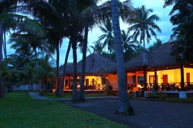 バンガローの２ベッドスタンダードルーム, Amrita Maumere Resort