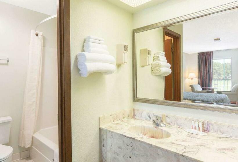 Номер Deluxe, Days Inn By Wyndham West Point