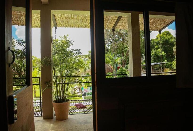 プールビュースタンダードルーム, Makaabá Eco Boutique